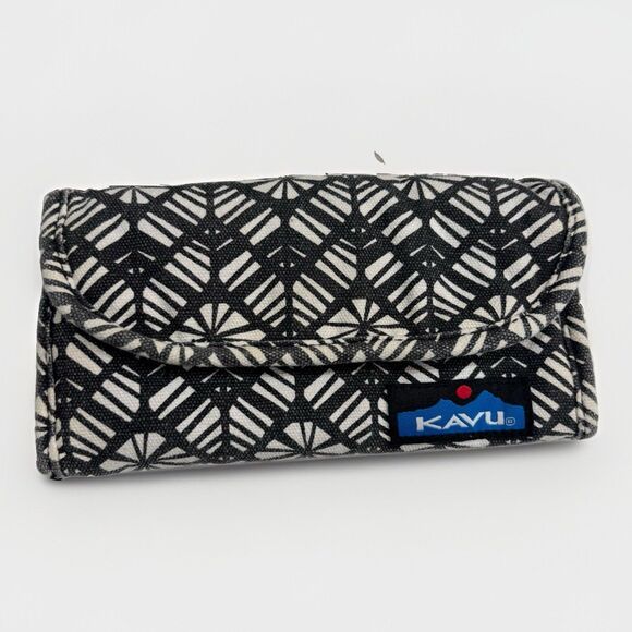 Kavu Handbags - KAVU Wallet Big Spender Trifold Canvas Black/White With Black Inner Lining